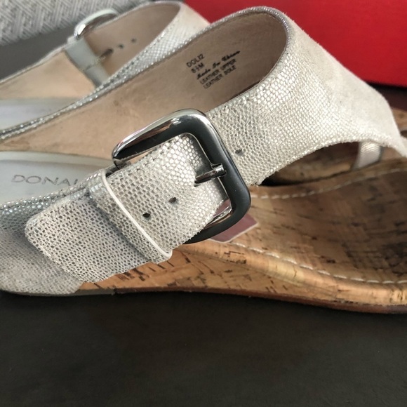 Donald Pliner Sandals Size 8.5 - Picture 5 of 10